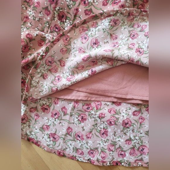 Dress - Picture 4 of 4